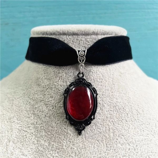 

strands strings gothic cameo pendant choker velvet necklace for women fashion pagan witchcraft jewelry girls gifts creative 230710, Black
