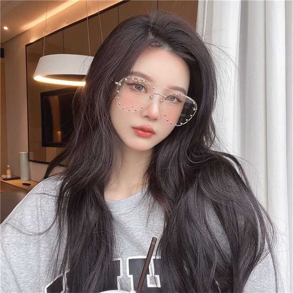 

2023 new fashionable toad riveted star sunglasses z0997e, White;black