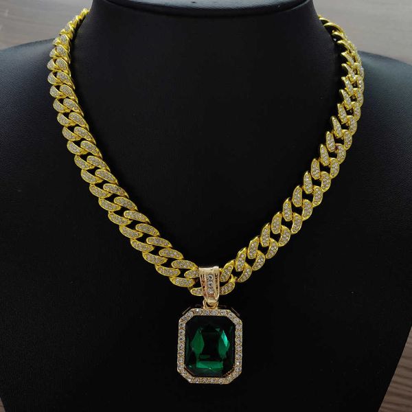 

trendy green square pendant for hiphop women with a trendy niche design. fashionable cuban necklace 230628, Silver