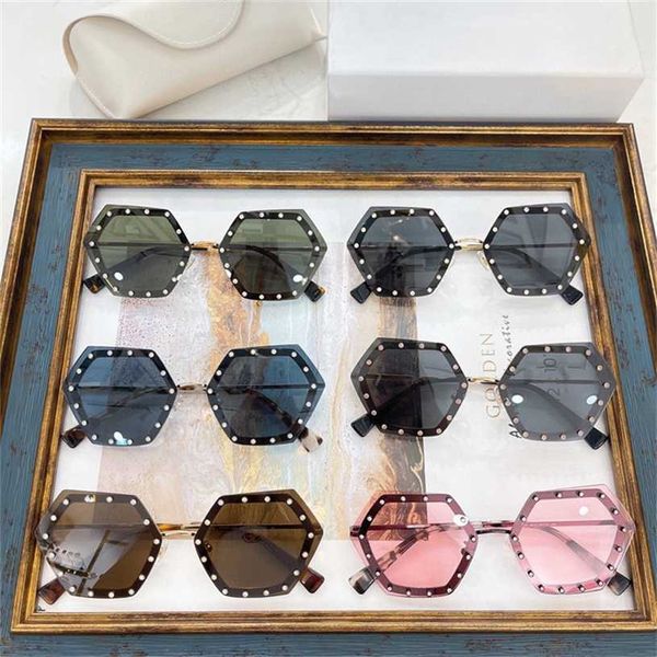

2023 new warren family style ins same hexagonal sunglasses personalized fashion rivets with diamond sunglasses va2025, White;black