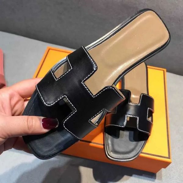 

2023 designer slippers classic sandals genuine leather fashion shoes ladies slipper beach flat heel flip flops with dustbag size 34-43, Black