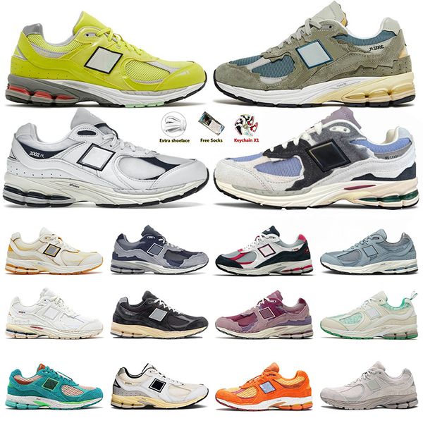 

mens luxury shoes fashion 2002 2002r women sneakers designer casual r protection pack phantom rain on cloud white black lunar new year mule