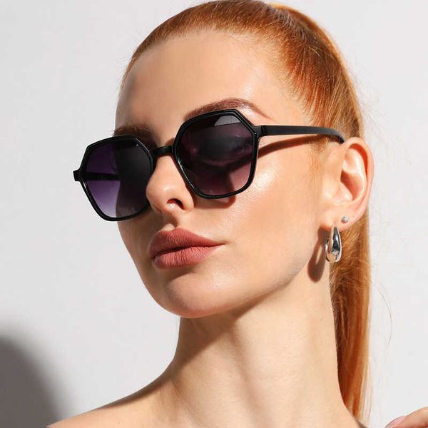 

new polygonal frame women's personalized fashion sun protection glasses spicy girls' sunglasses s23055, White;black