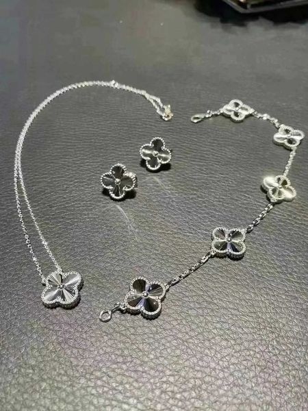 

new s925 silver lucky laser four-leaf clover pendant necklace women's luxury small crowd clavicle chain fashion high grade bracelet
