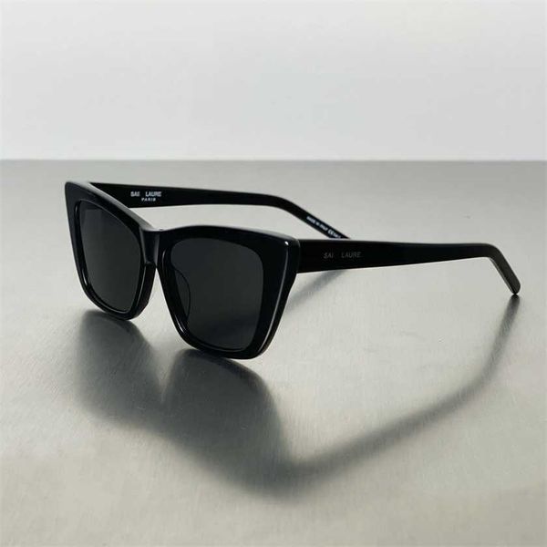 

2023 new yang version sunglasses women's french ins square sunglasses high sense board tortoise color, White;black