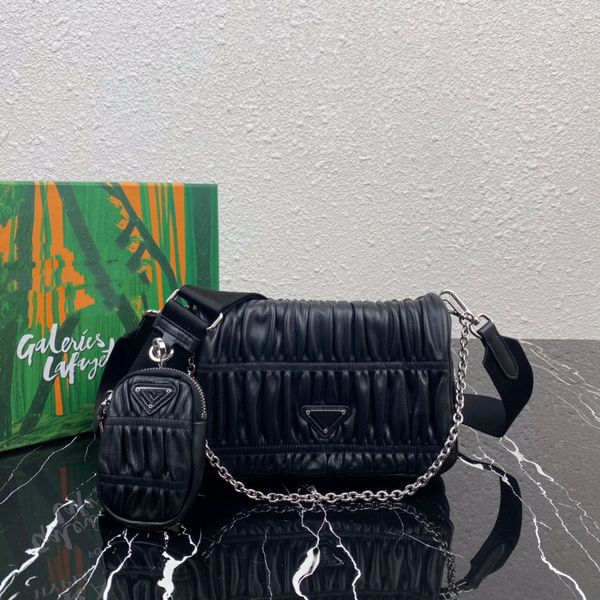 

1bd289 classic women's crossbody bag high-end quality shoulder bag pleated sheepskin with a small chain can be carried as an underarm b