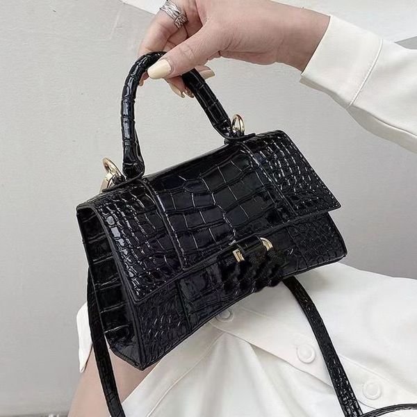 

hourglass bag 2023 new crocodile fashion joker shoulder bag letter messenger bag handbag ladies advanced sense underarm bag