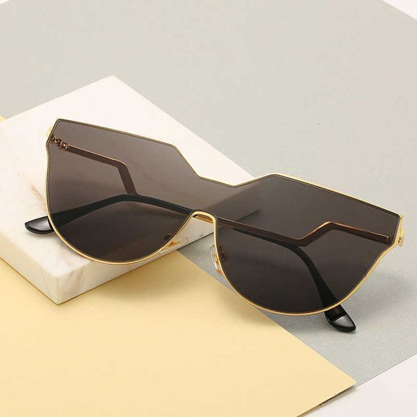 

Designer sunglasses for men and women fashion luxury brand high quality UV protection party Sunglasses trendy connected large frame glasses same style sunglasses