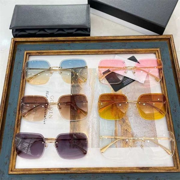 

2023 new xiangjia's new online celebrity the same style of literature art leisure sunglasses women's versatile fashion sunglasses, White;black