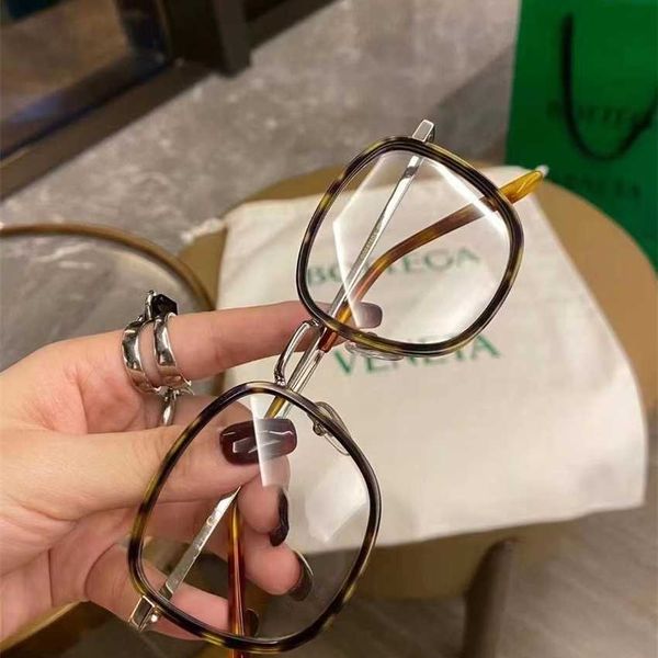 

sunglasses 2023 new 0678 hawksbill eyeglass frame mesh red same blue light myopia glasses can be paired with lenses for men and women fashio, White;black