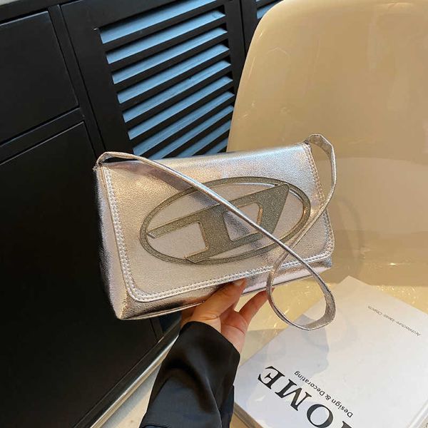 

design bag store clearance promotion small dign for women 2023 summer new trendy and fashionable handheld underarm spicy style foreign one s