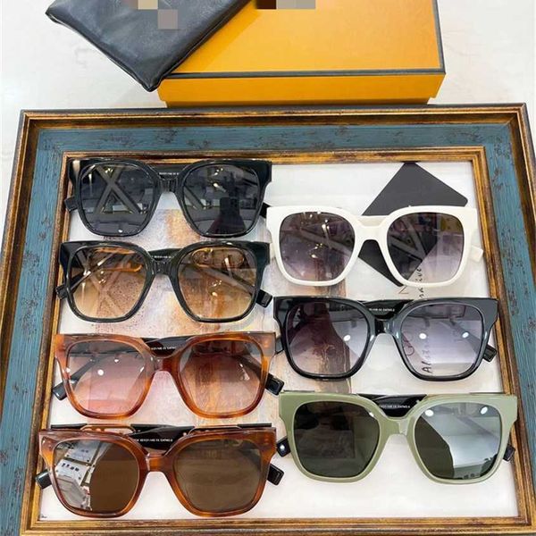 

2023 new product f family ins network popular same fe40063i personalized fashion plate large frame sunglasses, White;black