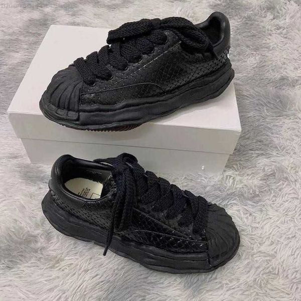 

maison mihara yasuhiro mmy dissolved shoes snake pattern leather shell head star co branded genuine leather thick sole shoes for men and wom, Black