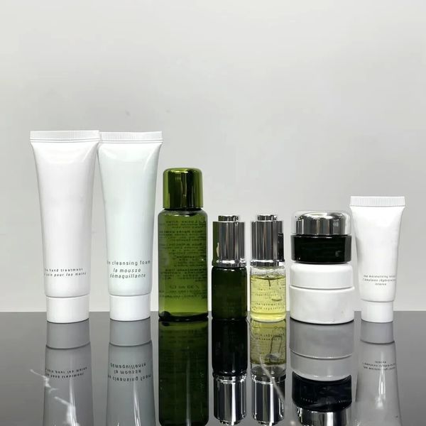

skin care creme sets 8 piece kit with bag 7ml moisturizing cream 3ml expression eye 4ml repair essence 5ml essence 30ml toner