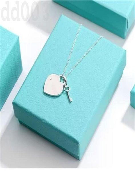 

classic enamel heart tag men necklace designers jewlery for women custom chain plated silver fashionable letter love pink blue col9705056