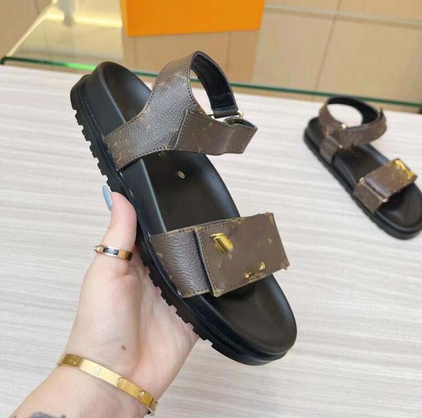 

2024 summer luxury sandals designer women flip flops slipper fashion genuine leather slides metal chain ladies casual shoes, Black
