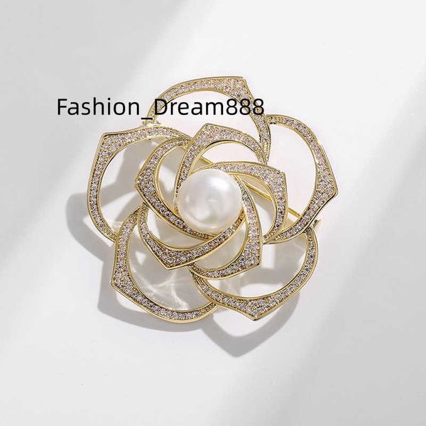 

fashion brooch accessories high-end temperament pin letter designer brooch, Gray