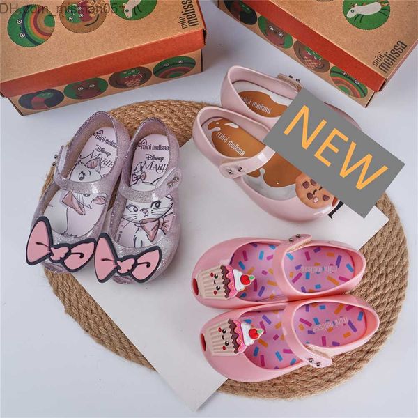 

sandals summer girls mini melissa flat princess sandals fashion cake biscuit cartoon baby shoes children's party sandals e618 z230711, Black;red