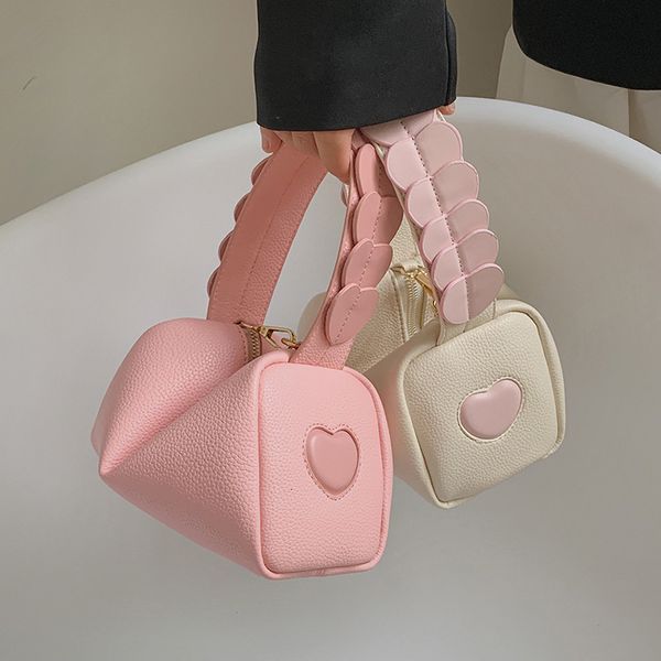 

waist bags design sense shoulder bag for women s fashion korean edition love carrying small candy color retro simple crossbody 230711