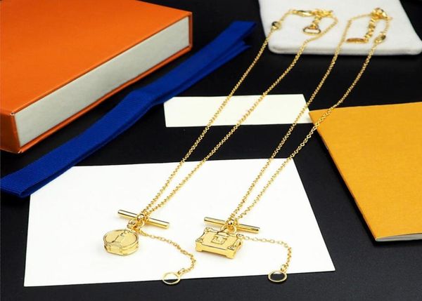 

2022 luxury jewelrys woman pendant necklaces fashion jewelry engraved initials letter charm pendants8134631, Silver