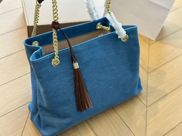 

2223s designer luxury makeup bags classic bag for ladies leather print chain hard case bag