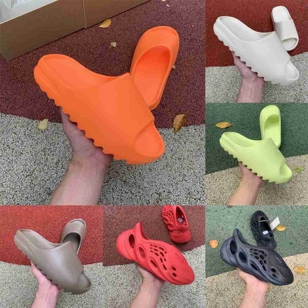 

2023 slides slippers desert sand summer brown flat mens women beach resin slide sandal graffiti bone rubber mxt moon gray mineral blue vermi, Black