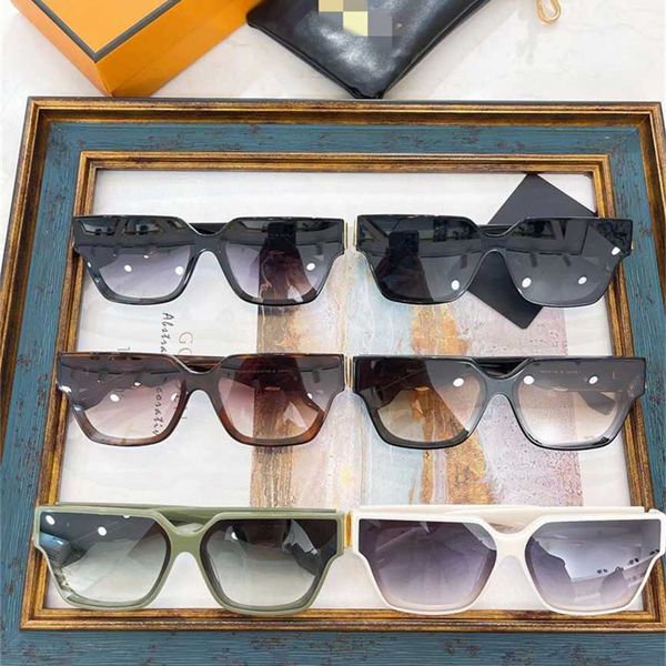 

2023 new family f net red same style fashionable square sunglasses female fol054v1, White;black