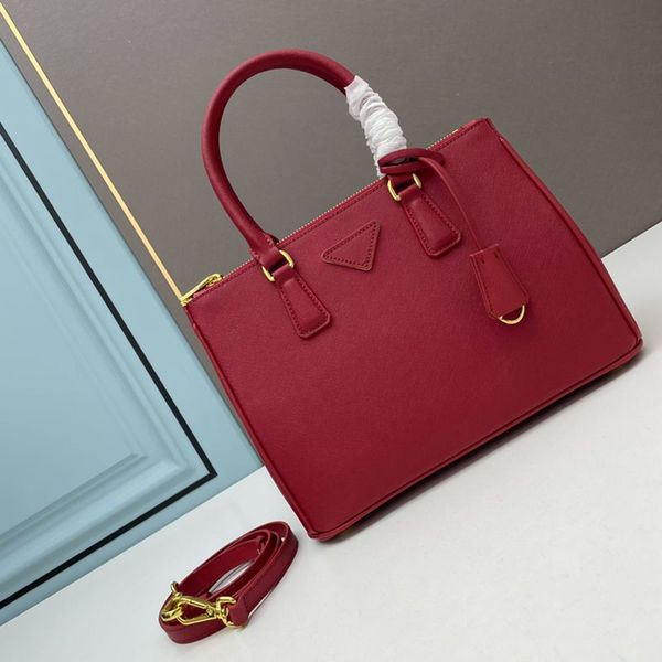 

designer bag tote bag crossbody bag shoppingtravel school waterproof bag suitable for men and women crossbody bag handbag fashion trend high