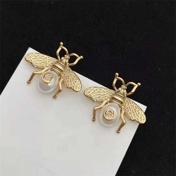 

designer earring stud brass material silver needles anti-allergic bee luxury brand earring ladies weddings parties gifts exquisite jewelry, Golden;silver