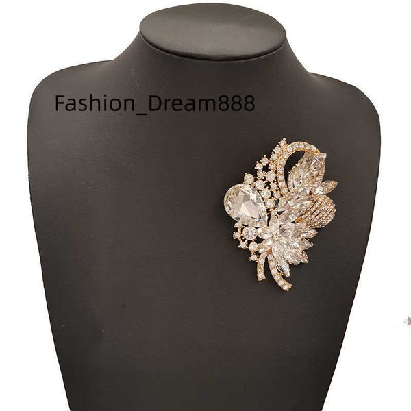 

2023 as new design beautiful pearl ladies large alloy flower brooch, Gray