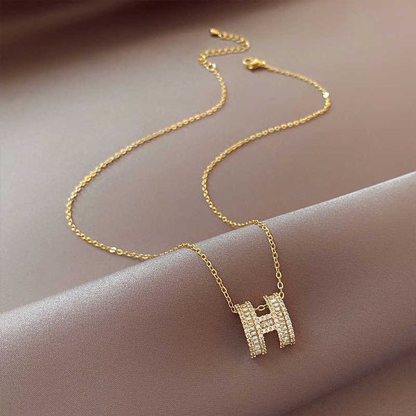 

letter h necklace light luxury small market 2022 new women's sparkling diamond design high grade sweater temperament collar chain, Silver