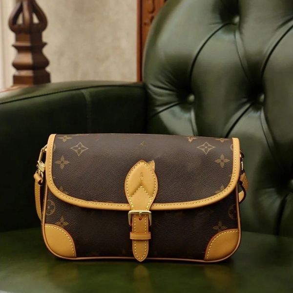 

designer bag women shoulder bag minimalist advanced retro underarm bag fashionable small crossbody bag practical commuter handbag