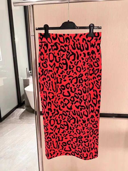

23ss designer skirts womens designer clothing printed large red half skirt for womens fashionable and versatile trend women clothes, Black