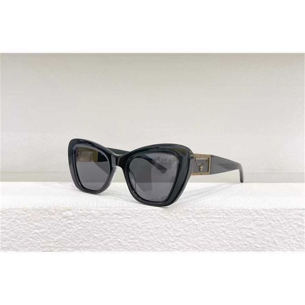 

2023 new product f family ins network popular same plate cat eye sunglasses fashion fe40069u, White;black