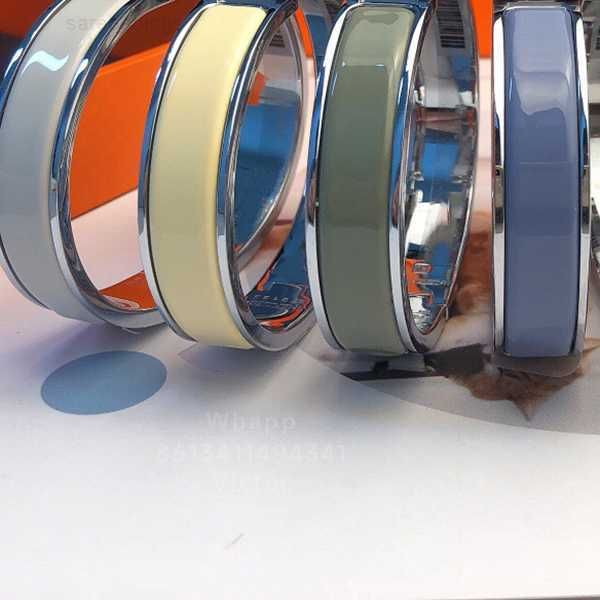 

luxury brand bracelet her max clic for man designer enamel bangle 17 19 cm h bracelet couple 5a t0p highest counter gold plated titanium ste, Black