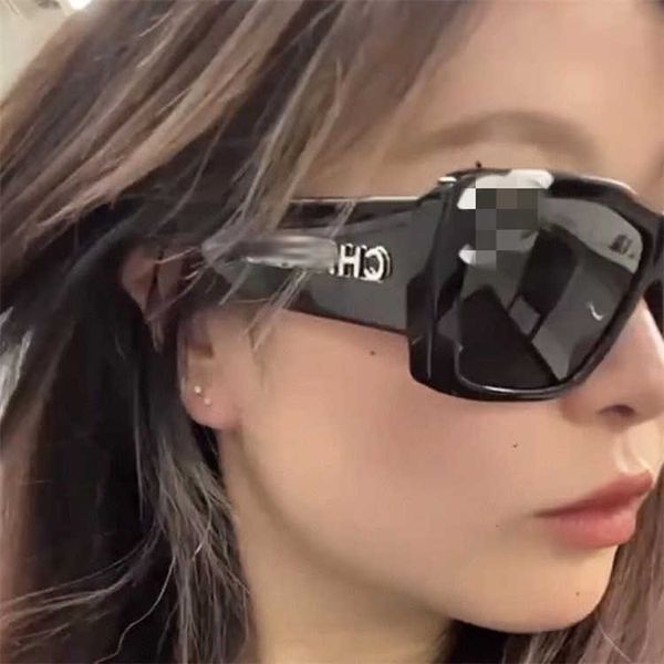 

2023 new small fragrant leg personality mirror face double large frame letter print sunglasses female ch71472a, White;black
