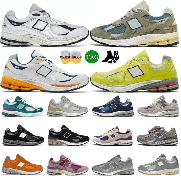 

2023 designer 2002r athletic sneakers new casual shoes platform b2002r protection pack pink low rain cloud wheat men women b2002 r sports tr, Black