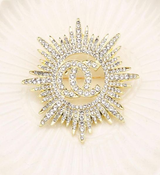 

luxury women men designer brand letter tassels brooches 18k gold plated inlay crystal rhinestone jewelry brooch pearl pin marry ch4578761, Gray