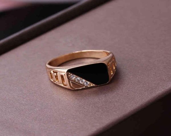 

designer fashion heart ring for woman man love europe america brands classic pop jewelry creative hollowed out triangle mens simpl3817574, Slivery;golden
