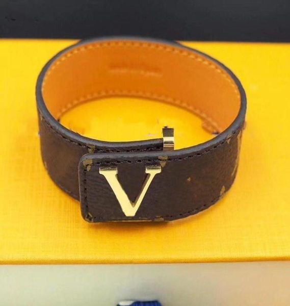 

2021 letter charm bracelet personality classic gold buckle old flowers couple leather bracelets jewelry supply4033403, Golden;silver