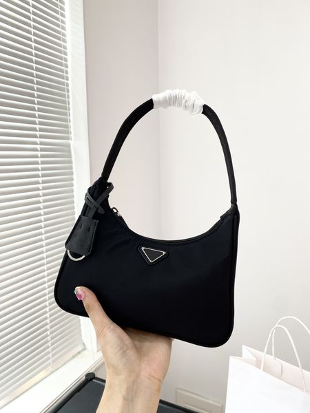 

22x13 cm designers crossbody bags luxury women briefcases brand nylon messenger envelope bag bucket bag clutch bag p triangle mobile phone b