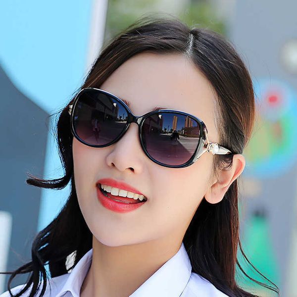 

2023 new polarized women's large frame fashion sunglasses women, White;black