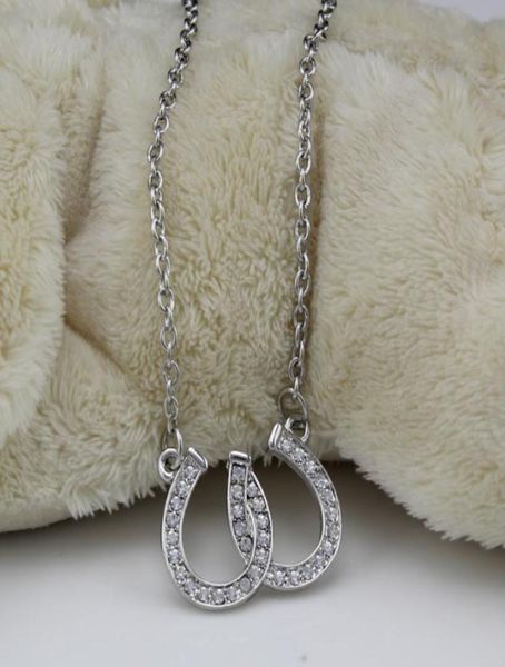 

lead and nickel jewellery double horse shoe pendant necklace equestrian horseshoe jewelry decorated with white czech crystal2546079, Silver