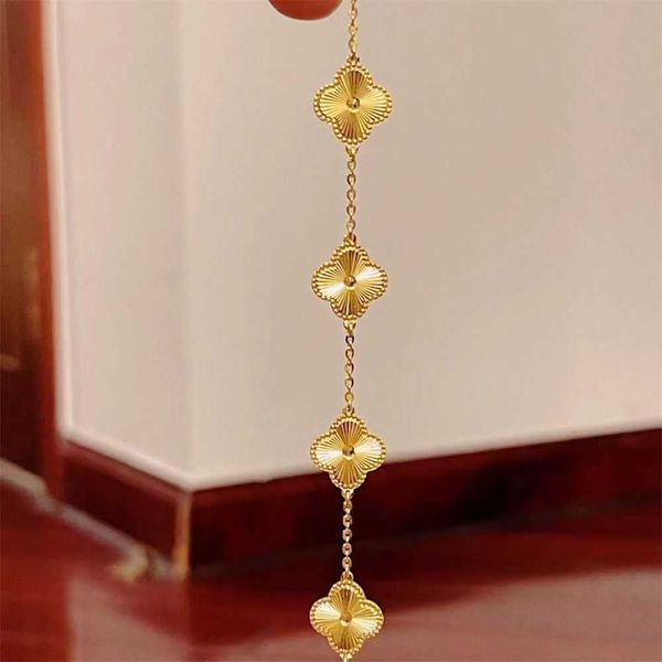 

fashion titanium steel four leaf grass 18k gold fashion small crowd bracelet women's design jewelry, Golden;silver