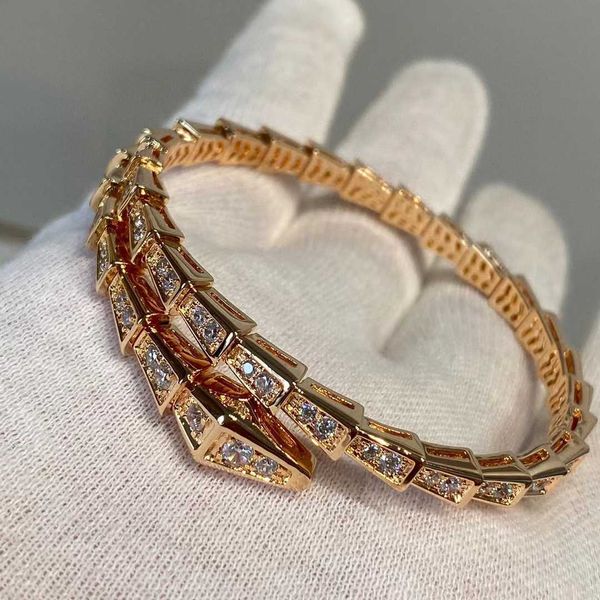 

high version jinggong baojia snake shaped bracelet for women rose full diamond plating with gold silver fashionable and niche design, Golden;silver