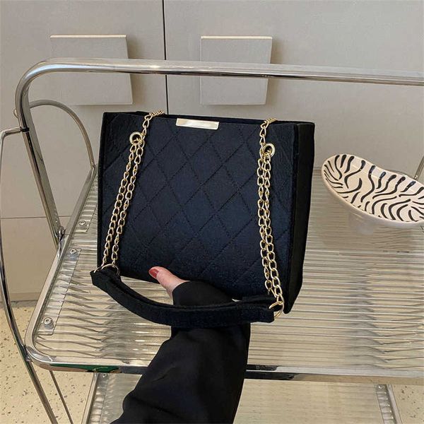 

new women's bag fashion one shoulder crossbody chain bag small personality handheld lingge bag large capacity tote bag