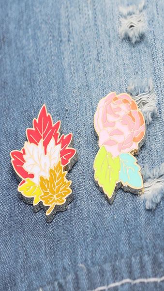 

maple leaf carnation flower red pink personality creative brooch cartoon special tide new lapel denim badge pins3774036, Gray