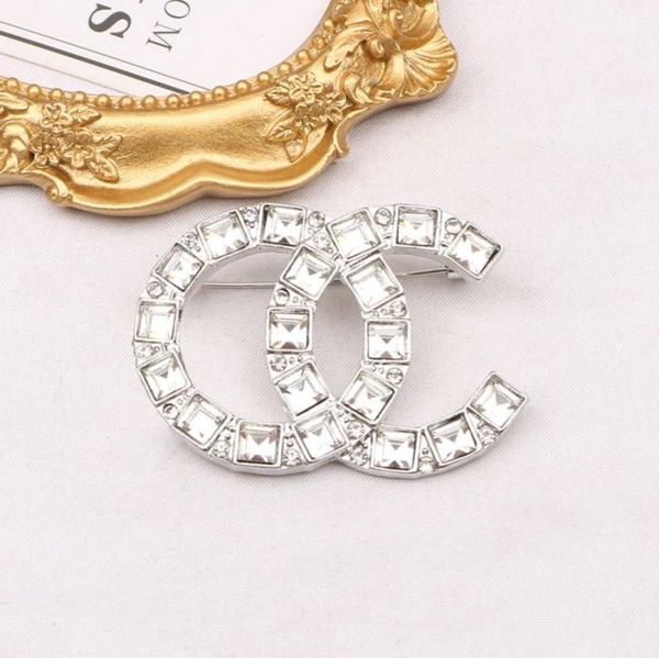 

famous design brooches gold g brand luxurys desinger brooch women rhinestone pearl letter brooches suit pin fashion jewelry clothi4811402, Gray