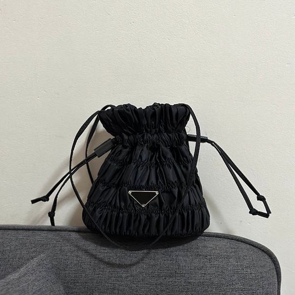 

women mini binding little lucky bag crossbody metal triangle badge classic handheld coin purse retro cute shoulder bag luxury handbag card h