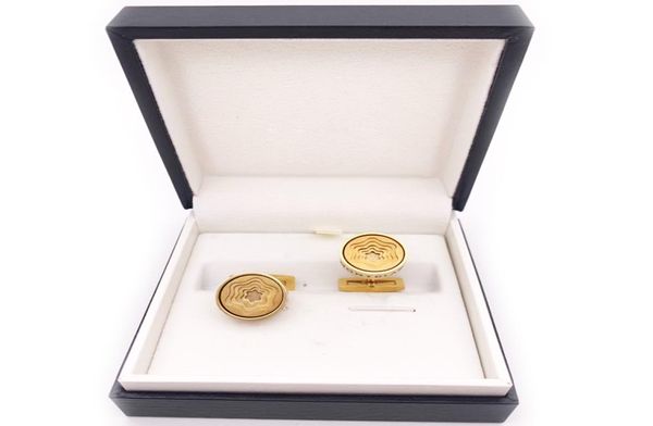 

pure pearl luxury cuff links square gentleman hole pattern fourcolor stainless steel men business suit french shirts cufflinks sl9665364, Silver